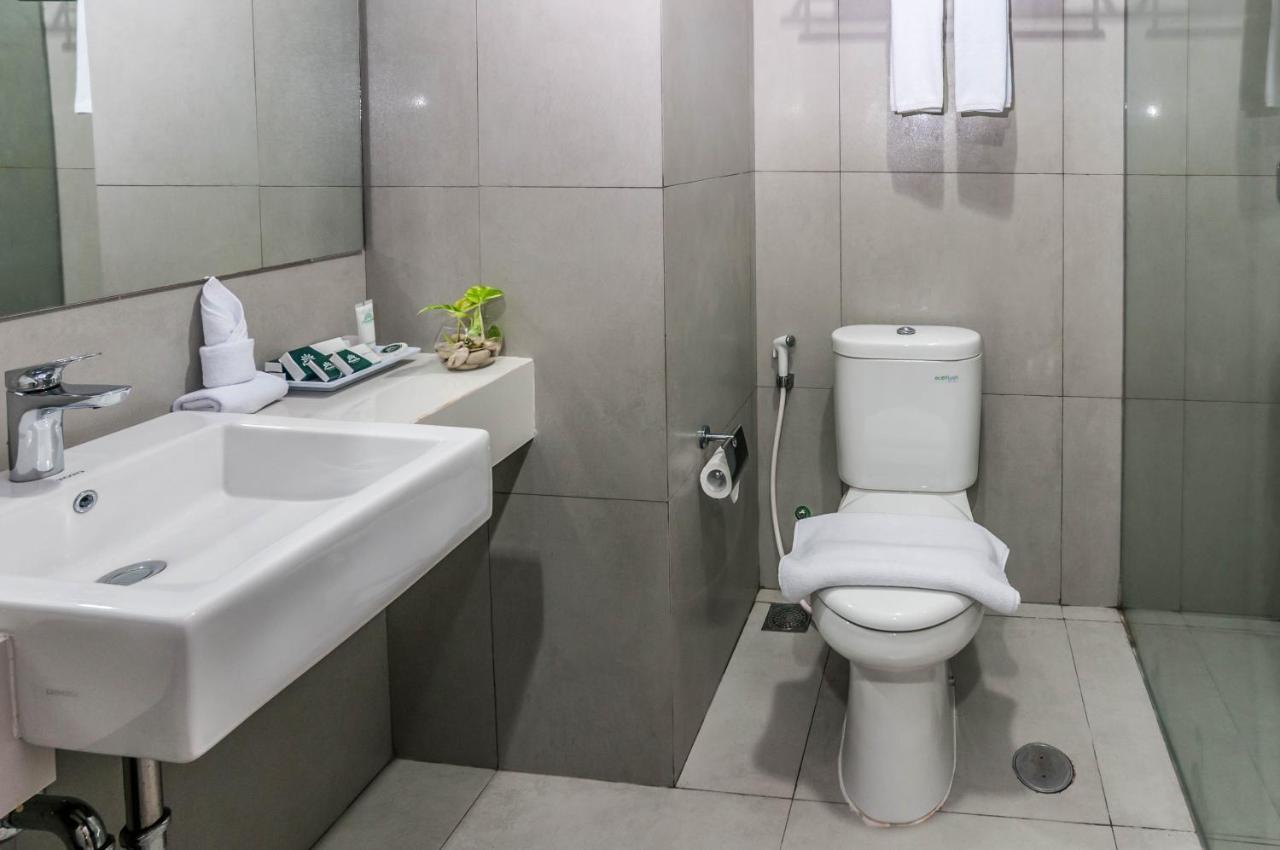 Khas Makassar Hotel Luaran gambar