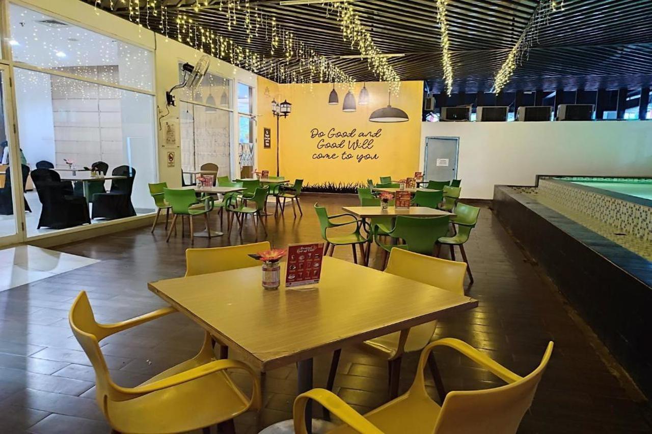 Khas Makassar Hotel Luaran gambar
