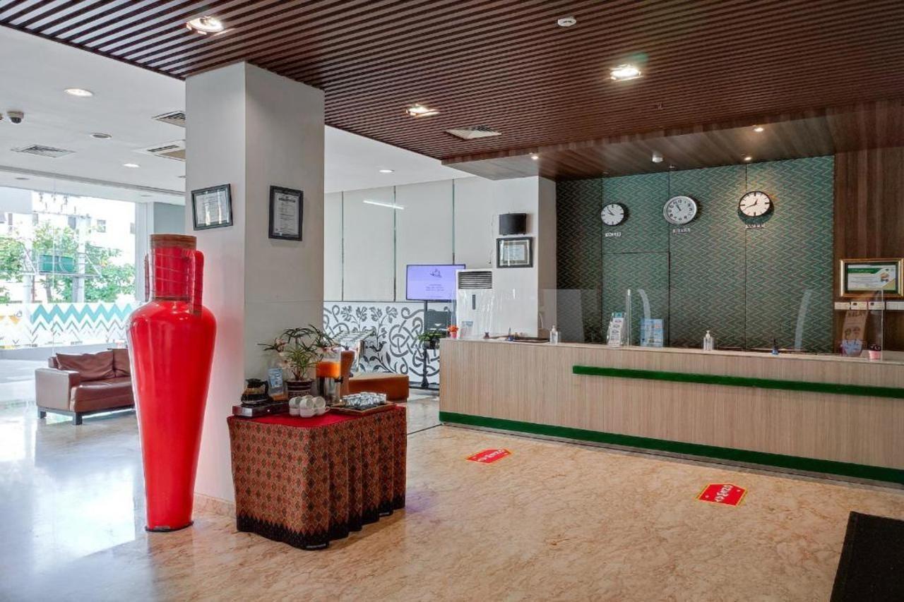 Khas Makassar Hotel Luaran gambar