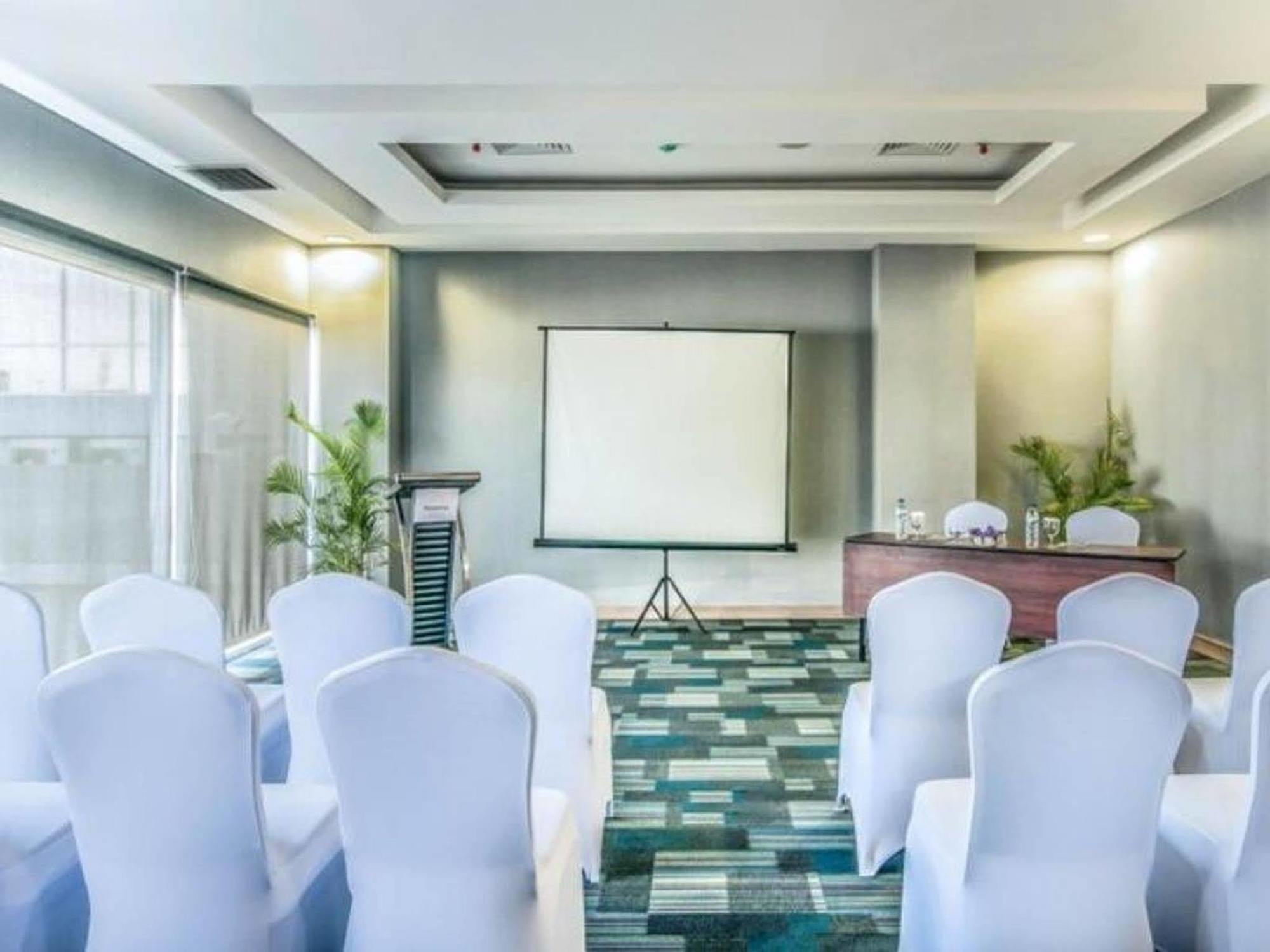 Khas Makassar Hotel Luaran gambar